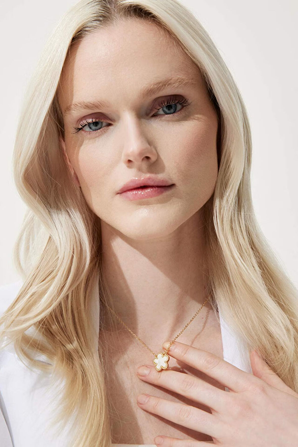 Kadın Yeşil Çiçekli Gold Kolye