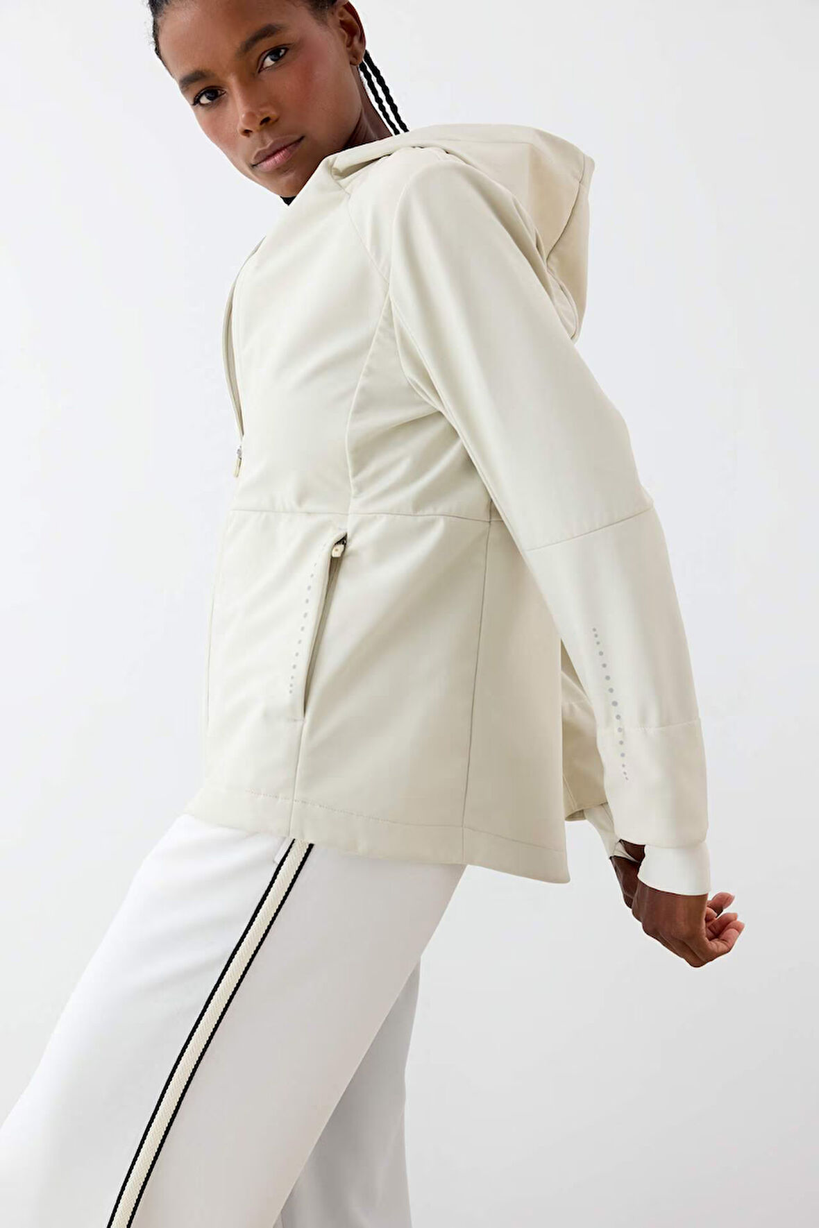 DeFactoFit Su İtici Slim Fit Dar Kesim Kapüşonlu Fermuarlı Softshell Mont