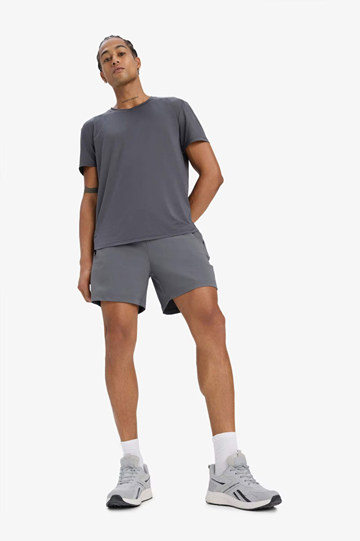 DeFactoFit Standart Fit Sporcu Kısa Paça Şort