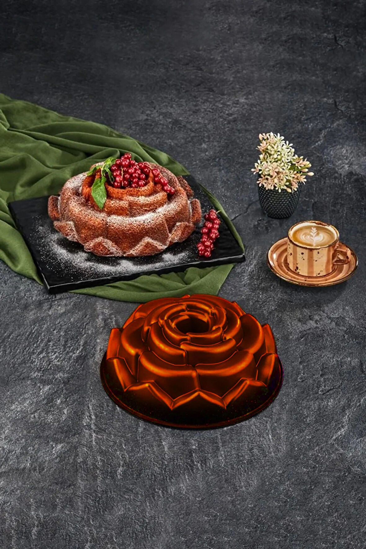 Lavonni Gül Desenli Kek Kalıbı - Kırmızı