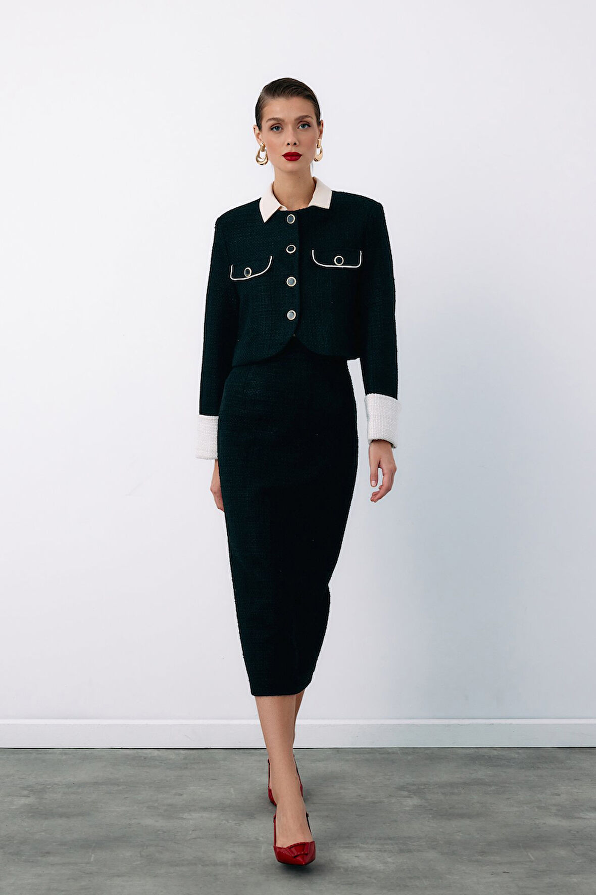 Süs Düğmeli Tüvit Kalem Etek