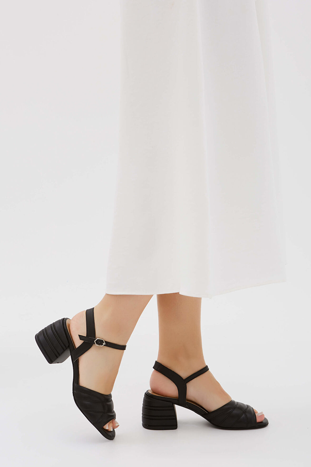 Tamer Tanca Kadın Hakiki Deri Siyah Deri Topuklu Sandalet 33 8200 BN AYK Y23 SIYAH DR