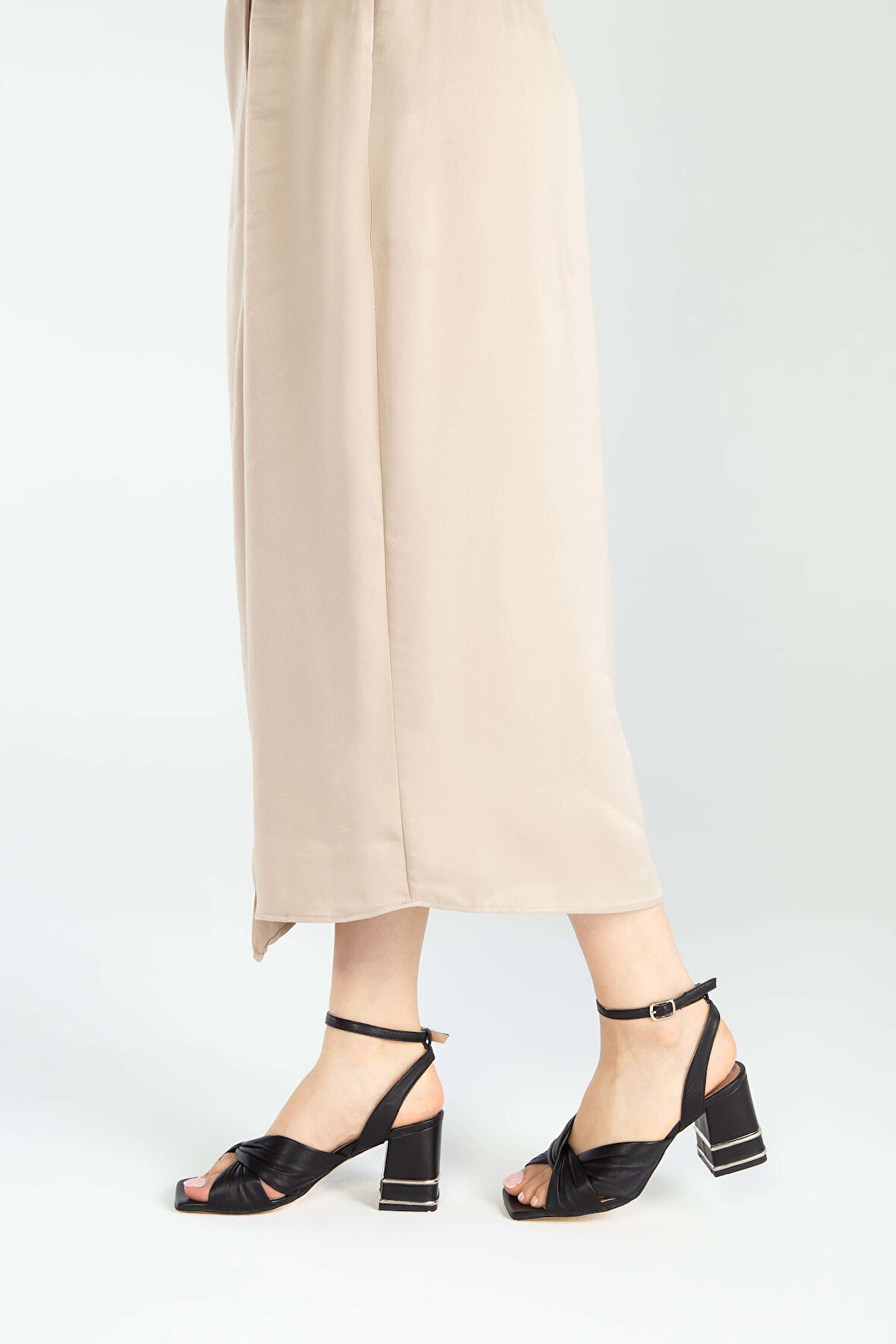 Tamer Tanca Kadın Hakiki Deri Siyah Deri Topuklu Sandalet 923 581 BN SNDLT Y23 SIYAH DR