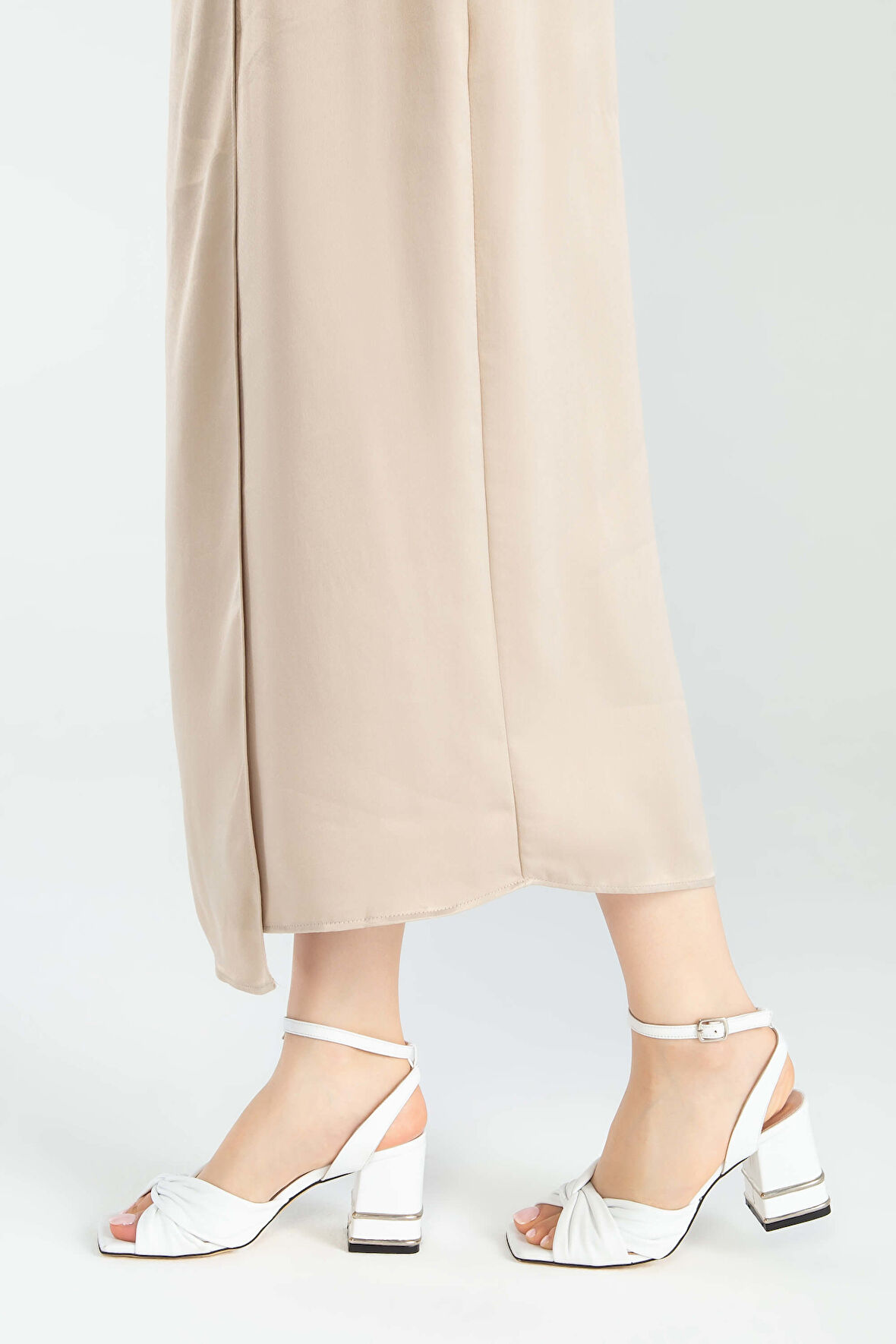 Tamer Tanca Kadın Hakiki Deri Beyaz Topuklu Sandalet 923 581 BN SNDLT Y23 BEYAZ DR