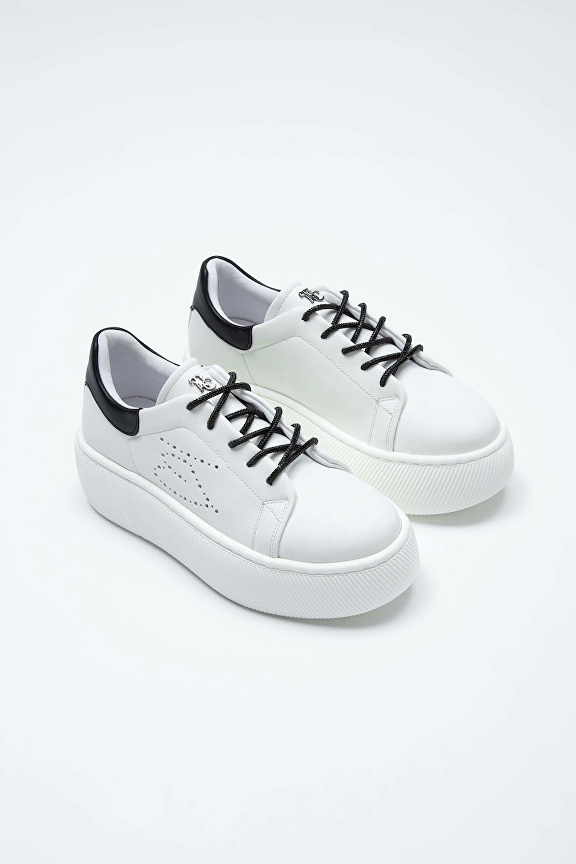 Tamer Tanca Kadın Vegan Beyaz/Siyah Sneakers & Spor Ayakkabı 829 7002S BN AYK Y23 BEYAZ/SIYAH TAS