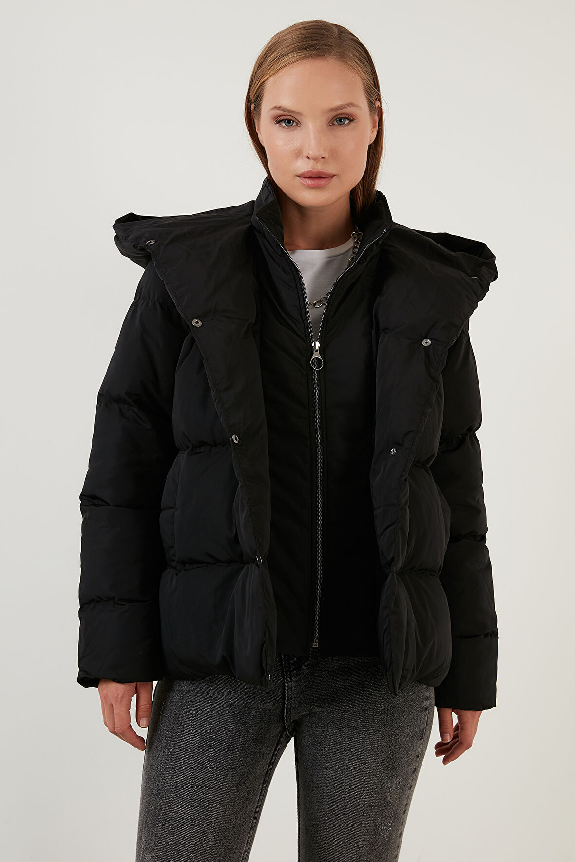 Lela Bayan Mont 497BUSE