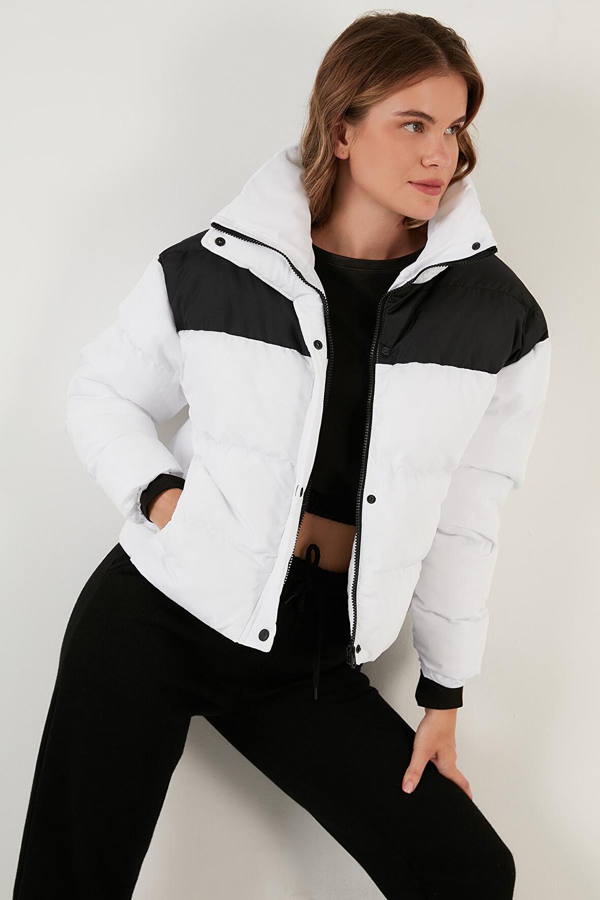 Lela Bayan Mont 4972016