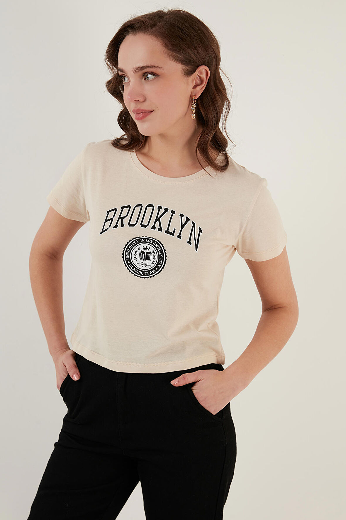 Lela Bayan T Shirt 5864581
