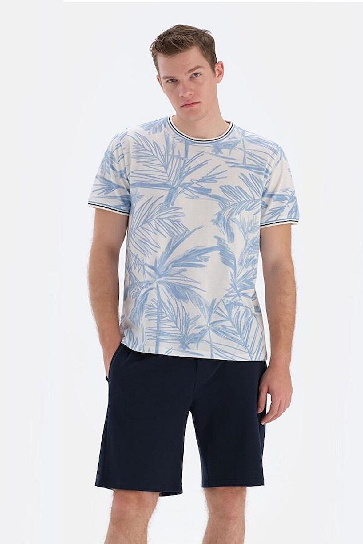 ESE33002 O YAKA KISA KOL ŞORT TK.