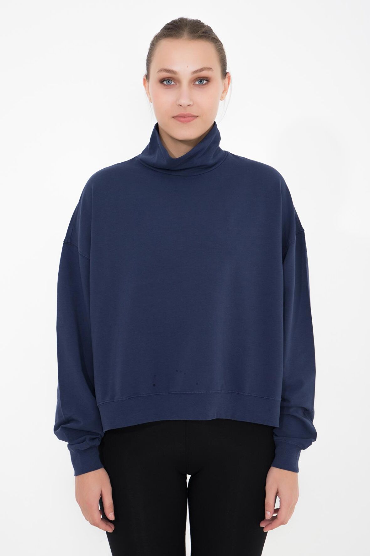 Vassago Dik Yaka Basic İnce Sweatshirt