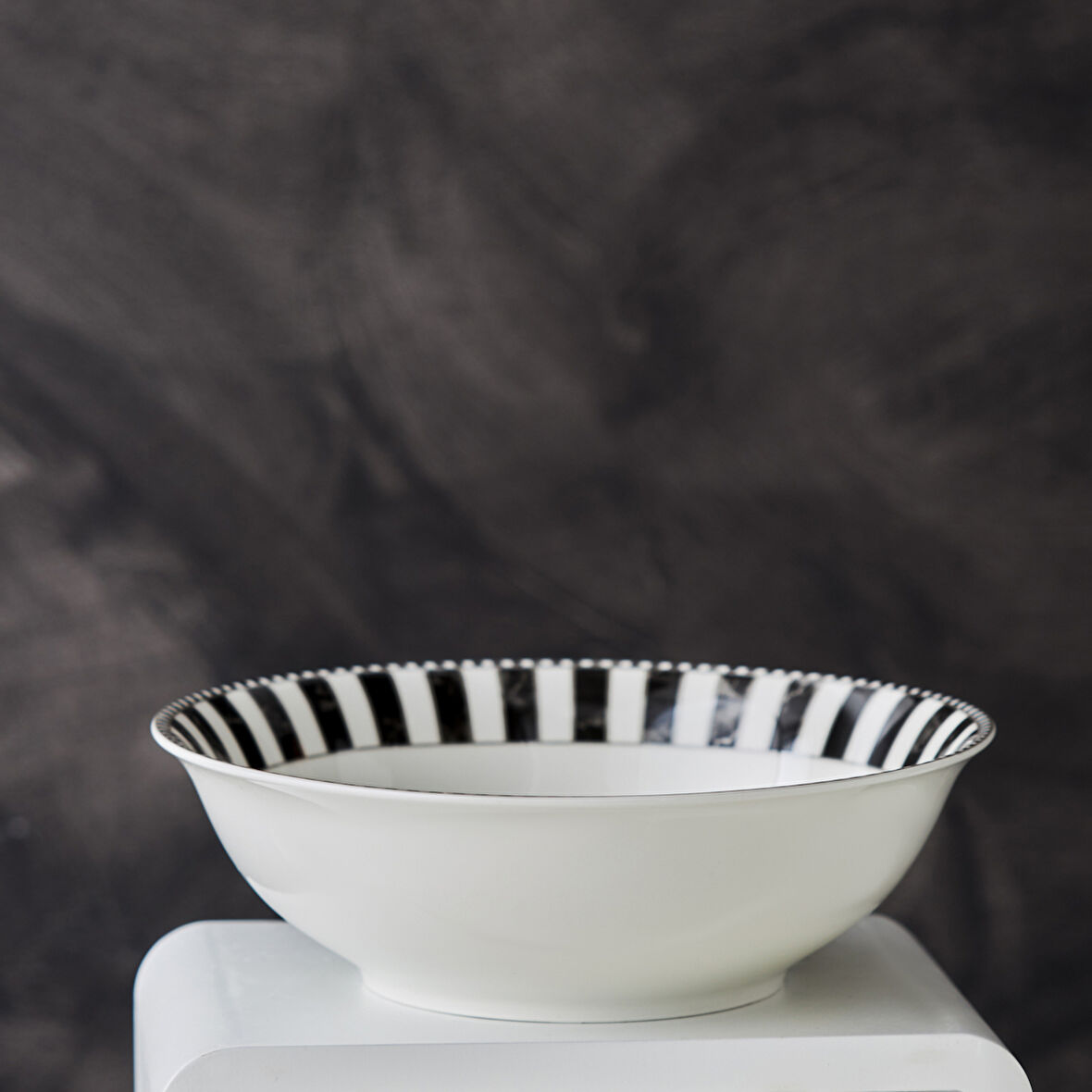 Karaca Damalı Porselen Salata Kasesi 23 Cm