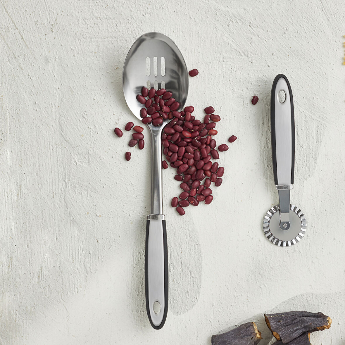 Karaca Emlx Viona Oluklu Servis Kaşığı 33 cm shpsellby 986362