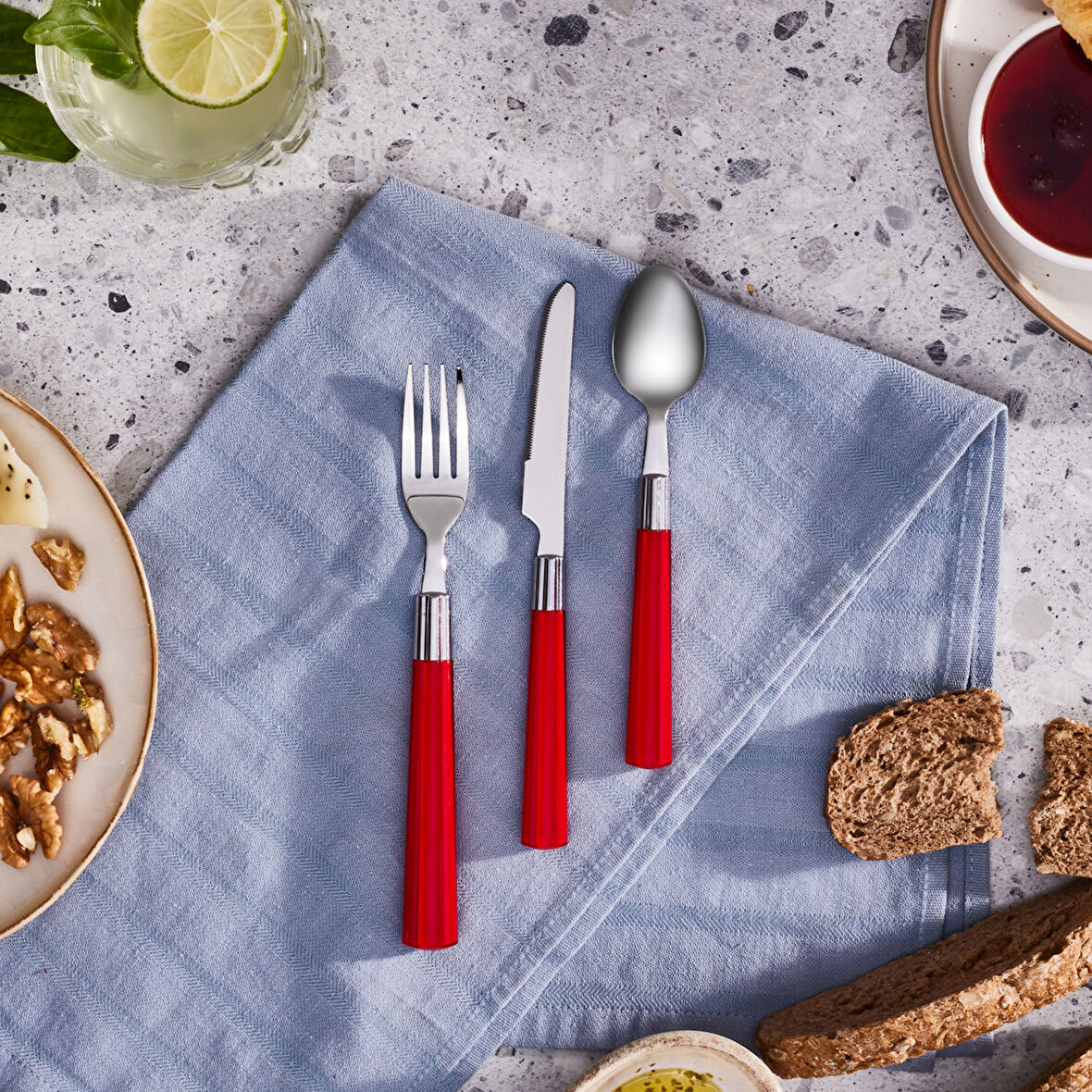 Karaca Fluca 18 Parça 6 Kişilik Kahvaltı Çatal Kaçık Bıçak Seti Kırmızı