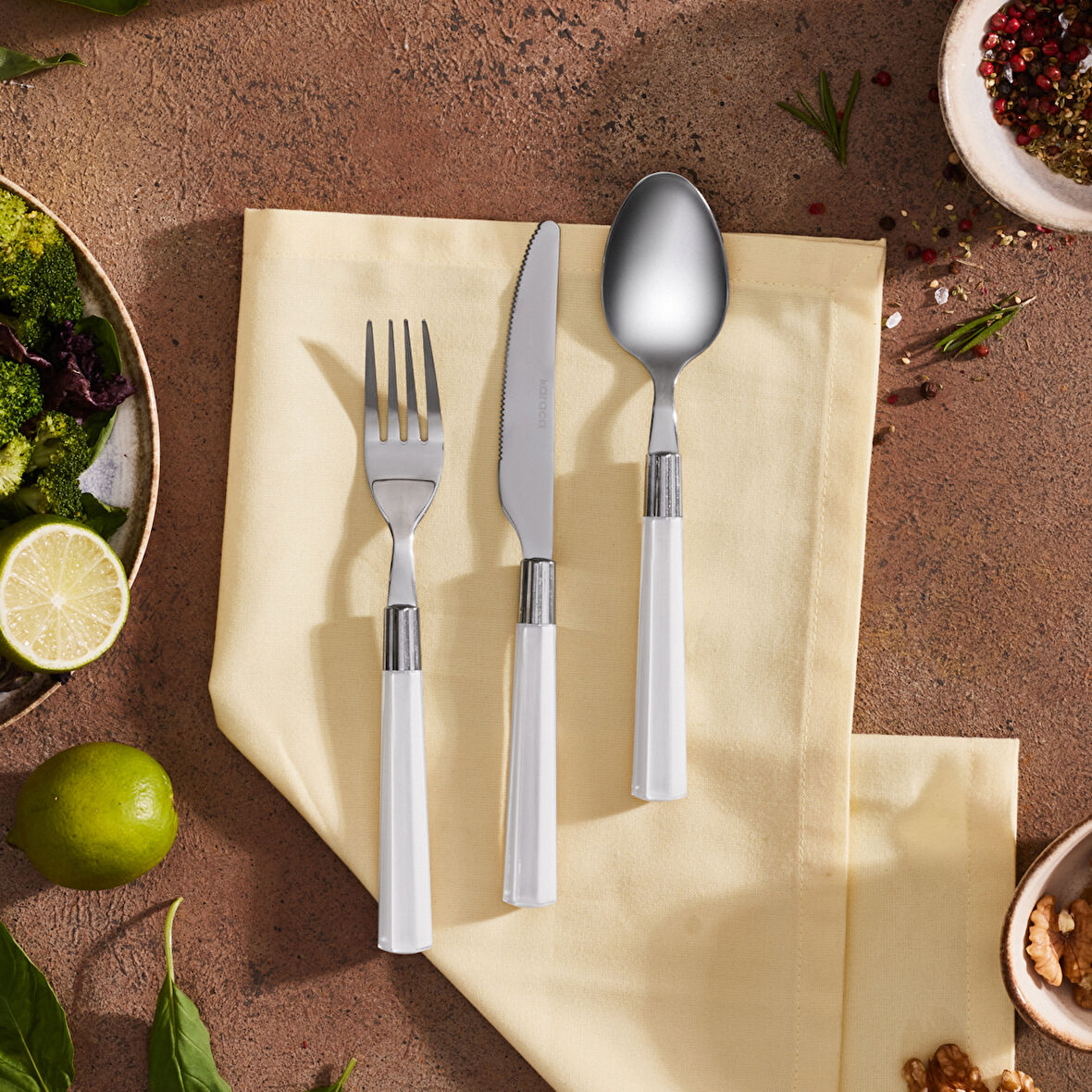 Karaca Fluca 18 Parça 6 Kişilik Yemek Çatal Kaşık Bıçak Seti Beyaz