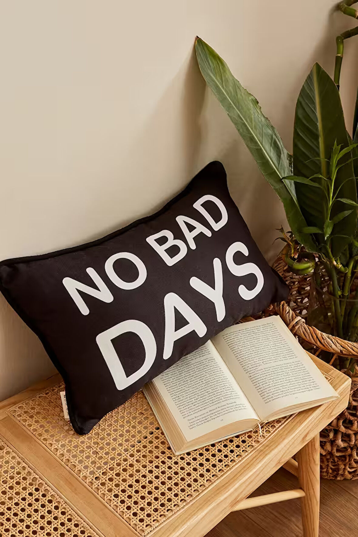 Karaca Home No Bad Days Dolgulu Kırlent