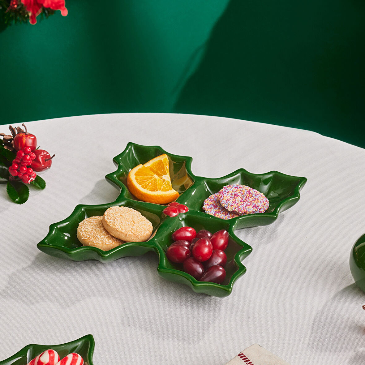 Karaca New Year Yılbaşı Kokina Dört Bölmeli Çerezlik 18 Cm