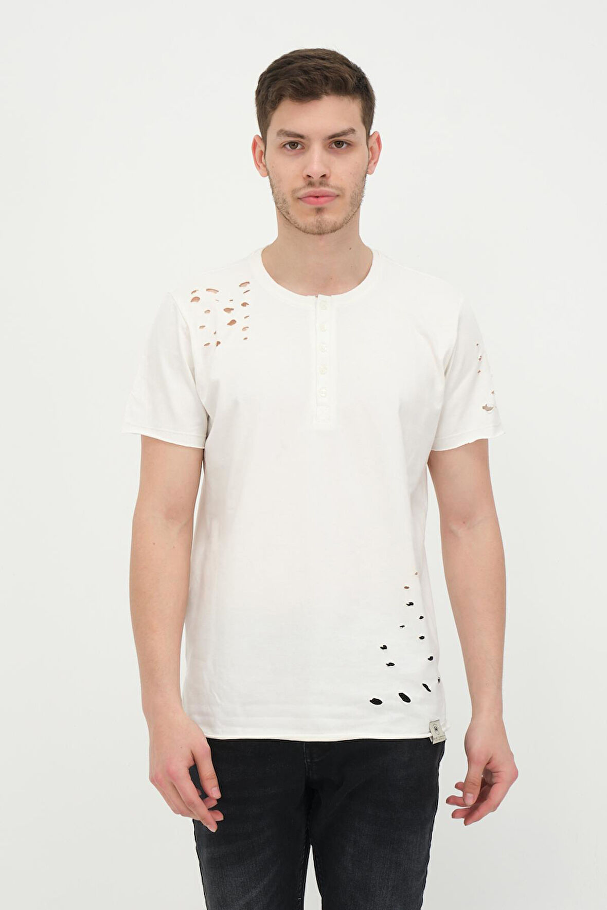 Erkek Düğmeli Yırtık Detaylı Kısa Kollu Basic T-shirt