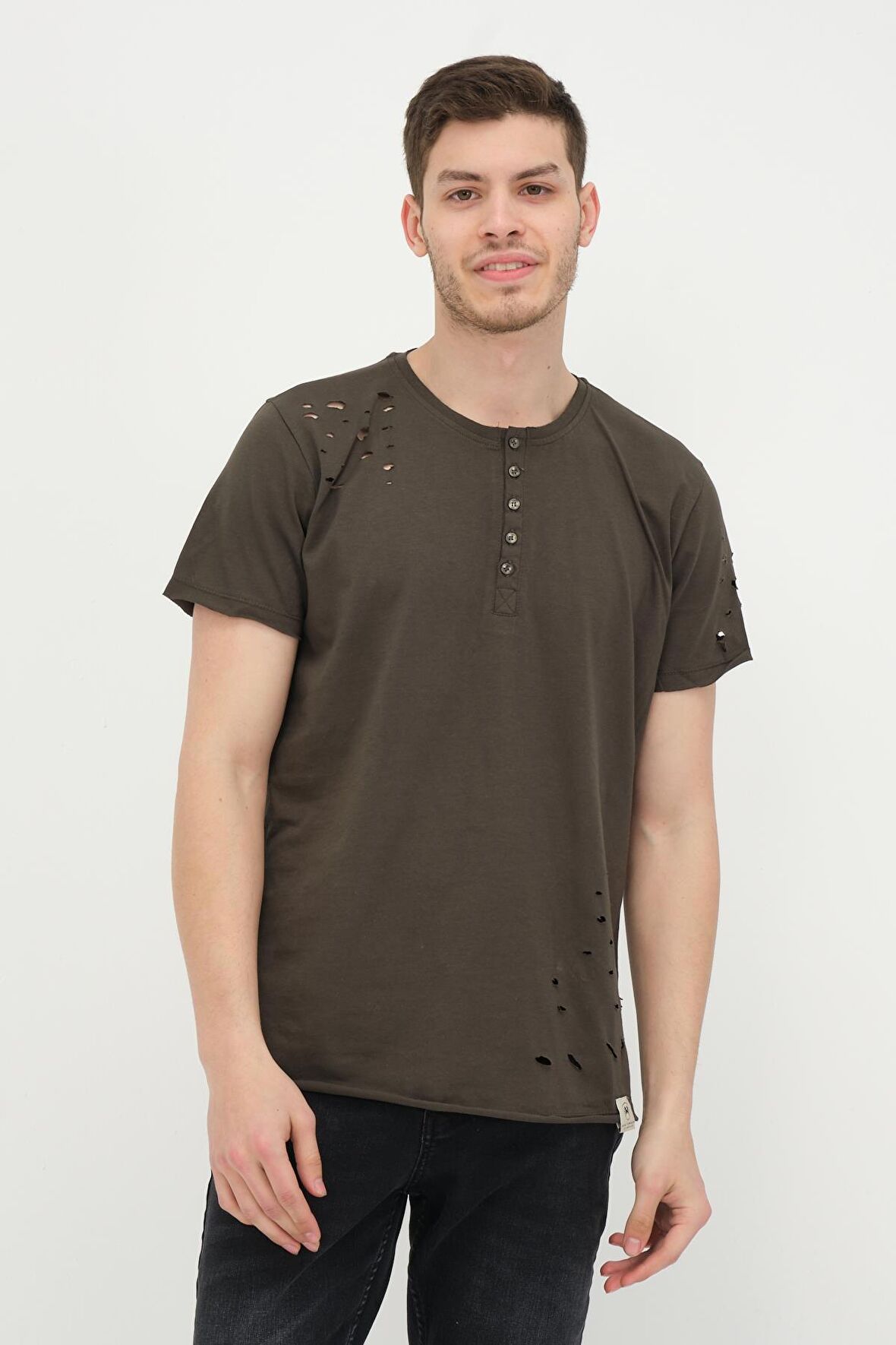 Erkek Düğmeli Yırtık Detaylı Kısa Kollu Basic T-shirt