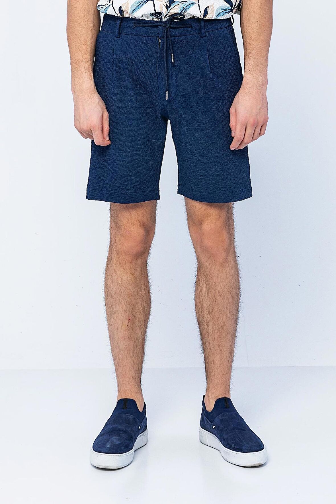 Erkek Relaxed Fit Pileli Bağcıklı Fermuarlı Bürümcük Kumaş Rahat Şort