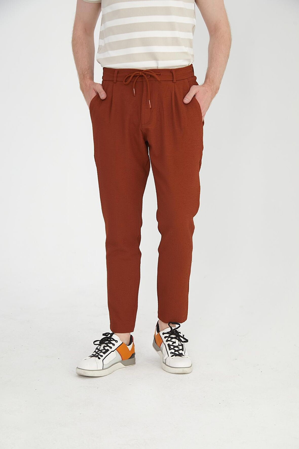 Erkek Regular Fit Fermuarlı ve Bağcıklı Rahat Jogger Pantolon