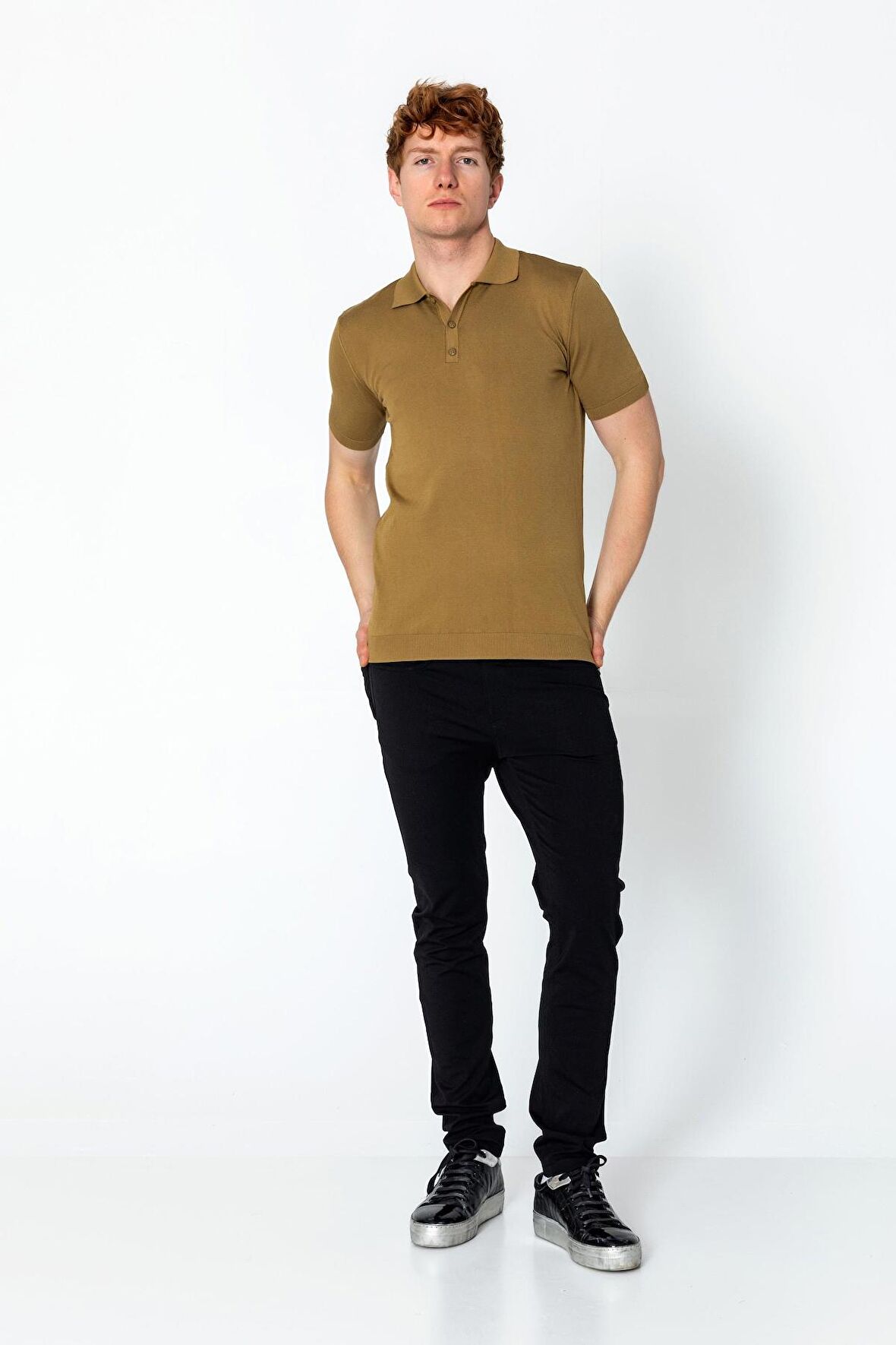 Erkek Fit Altı Kolları Lastikli Polo Yaka Düğmeli T-Shirt