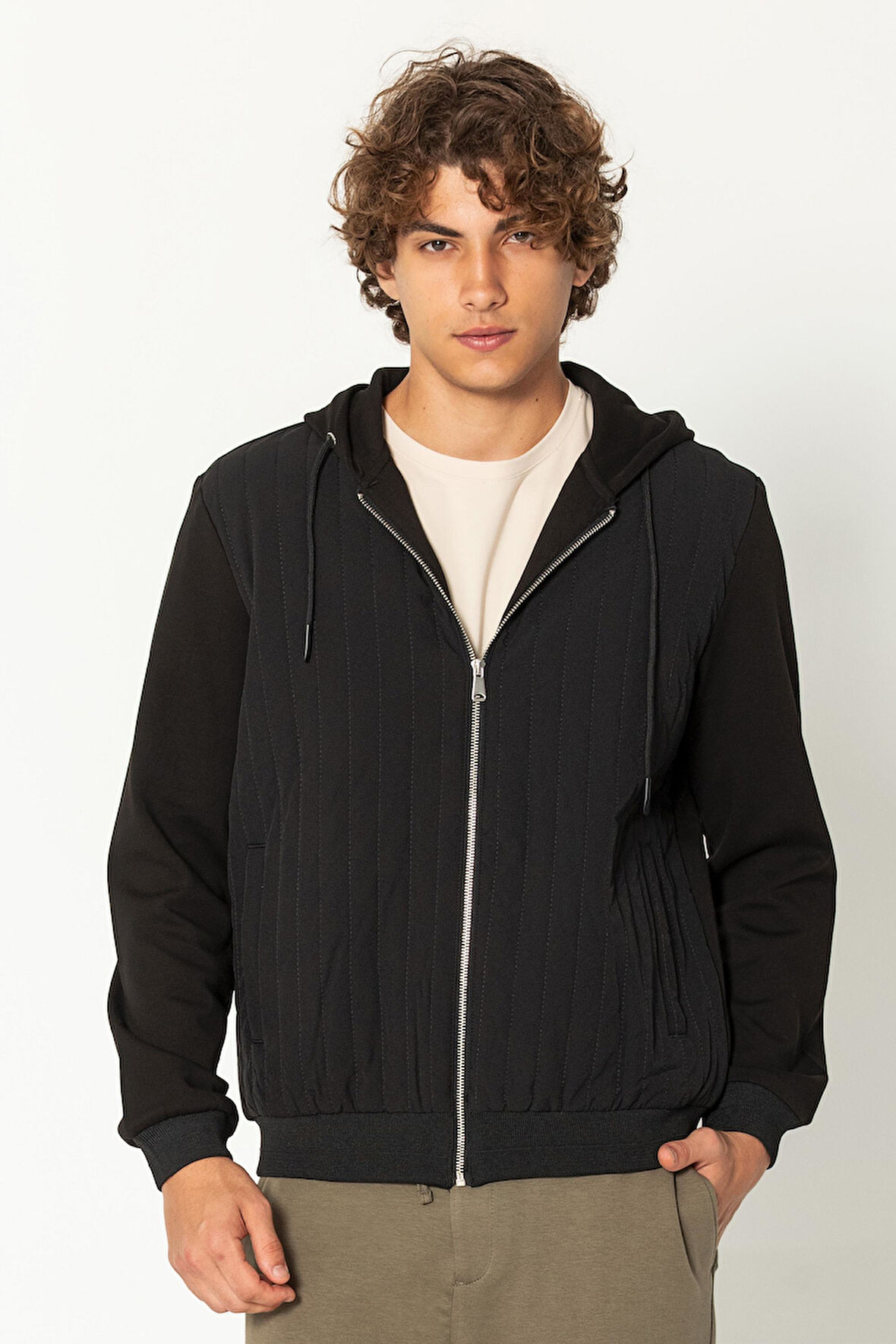 Erkek Kapüşonlu Fermuarlı Çift Kumaş Kapitone Detaylı Sweat Mont  