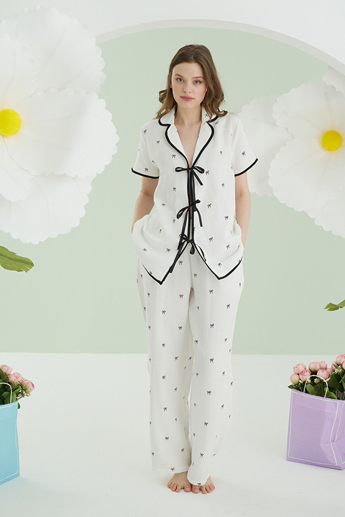 Ekru Kurdele Önden Bağlamalı Pijama Takımı