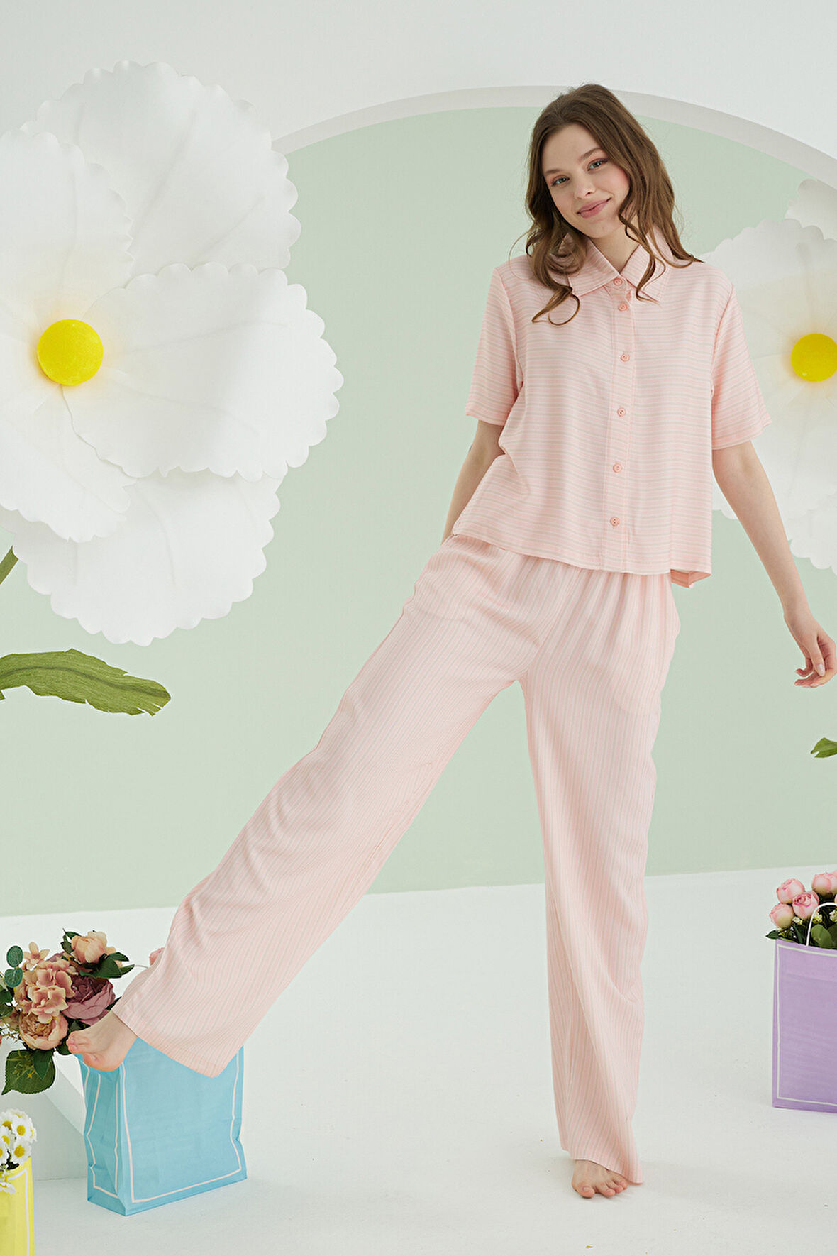 Pembe Çizgili Önden Düğmeli Pijama Takımı