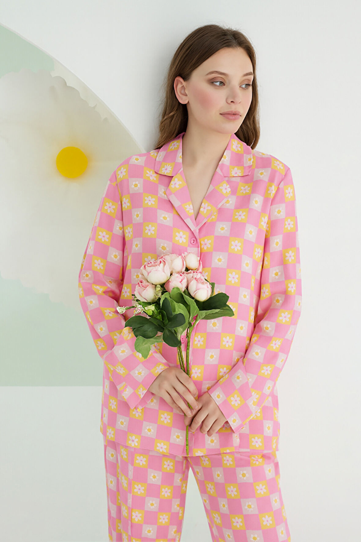 Pembe Papatya Çiçekli Önden Düğmeli Pijama Takımı