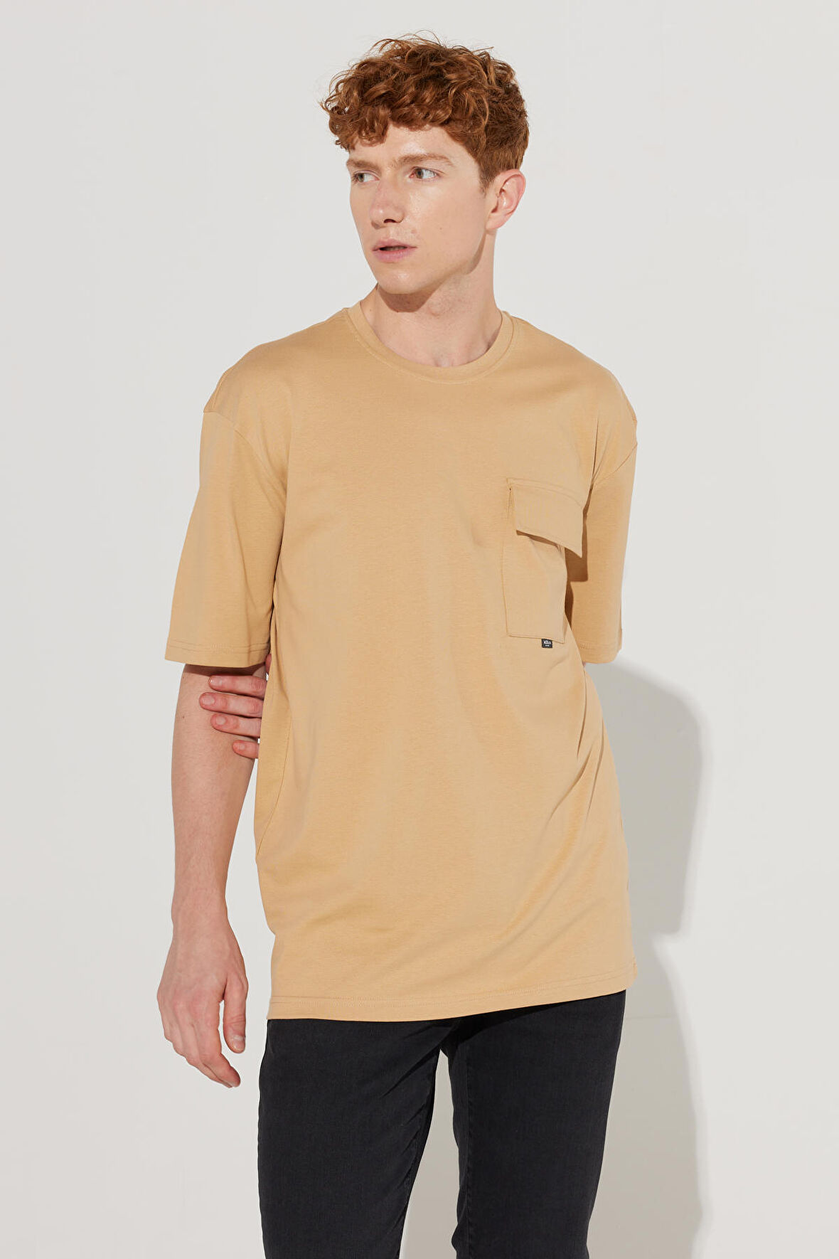 Oversize Fit Geniş Kesim Bisiklet Yaka %100 Pamuk Cepli Tişört