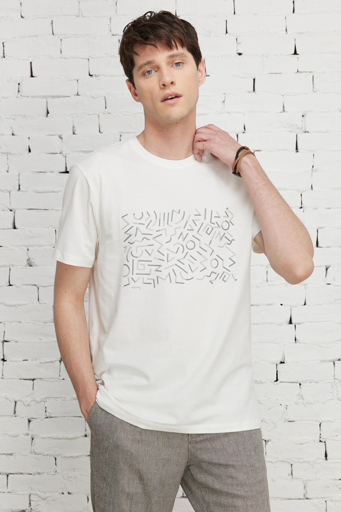 Erkek Ekru Slim Fit Dar Kesim Bisiklet Yaka Pamuklu Baskılı Tişört