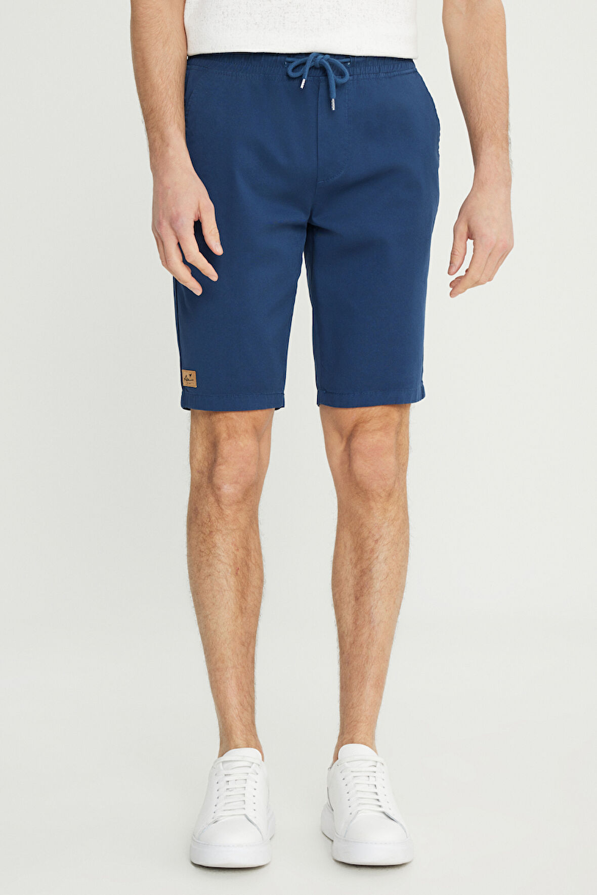 Slim Fit Dar Kesim Pamuklu Yan Cepli Şort