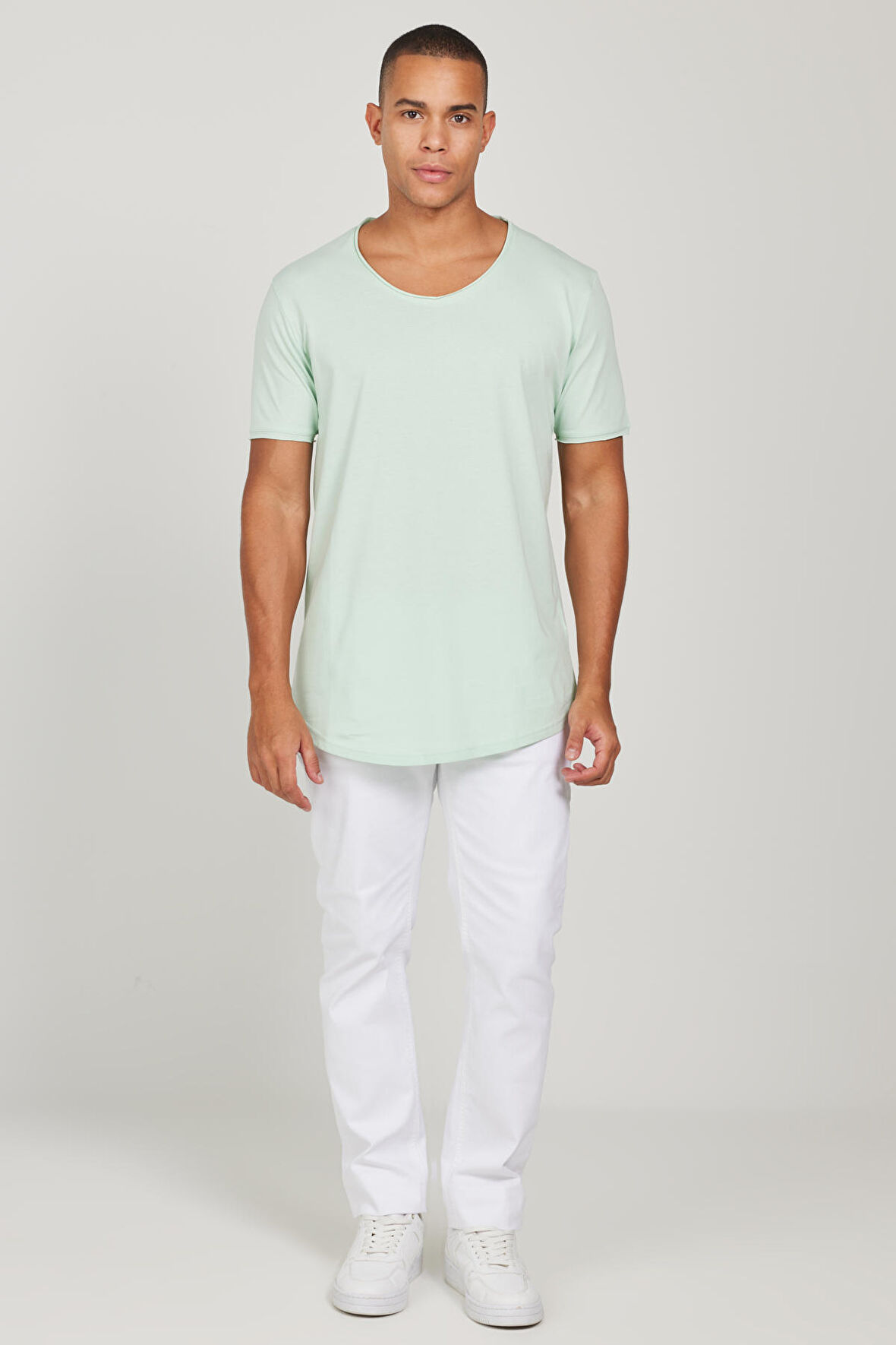 Standart Fit Normal Kesim Bisiklet Yaka %100 Pamuk Kısa Kollu Tişört