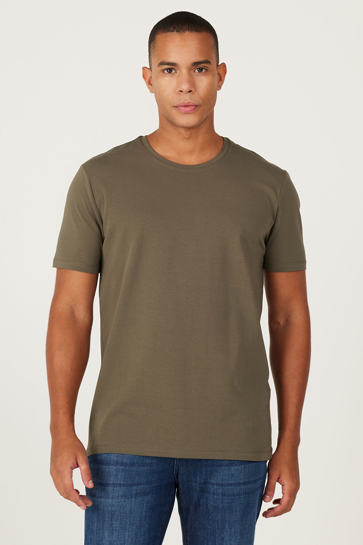 360 Derece Her Yöne Esneyen Slim Fit Bisiklet Yaka Tişört