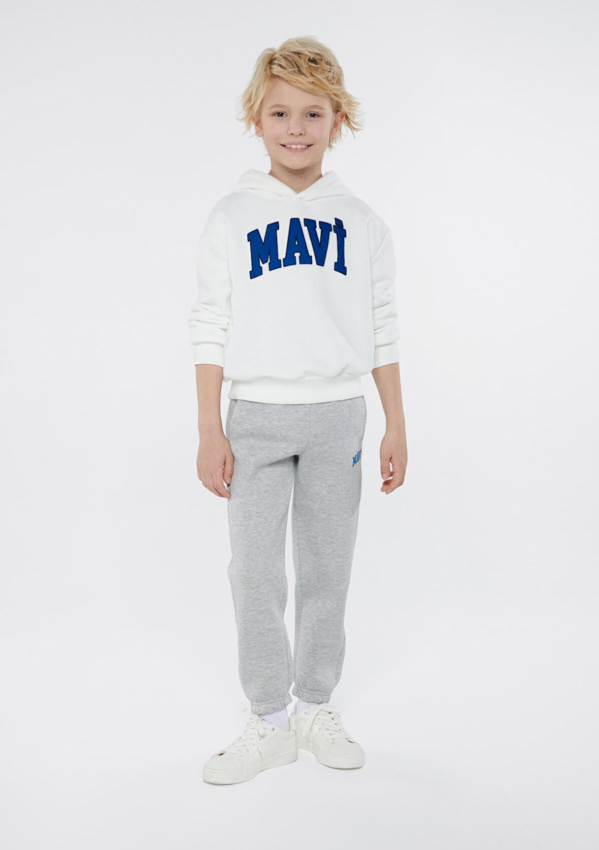 Mavi Logo Baskılı Beyaz Kapüşonlu Sweatshirt 6610110-70057