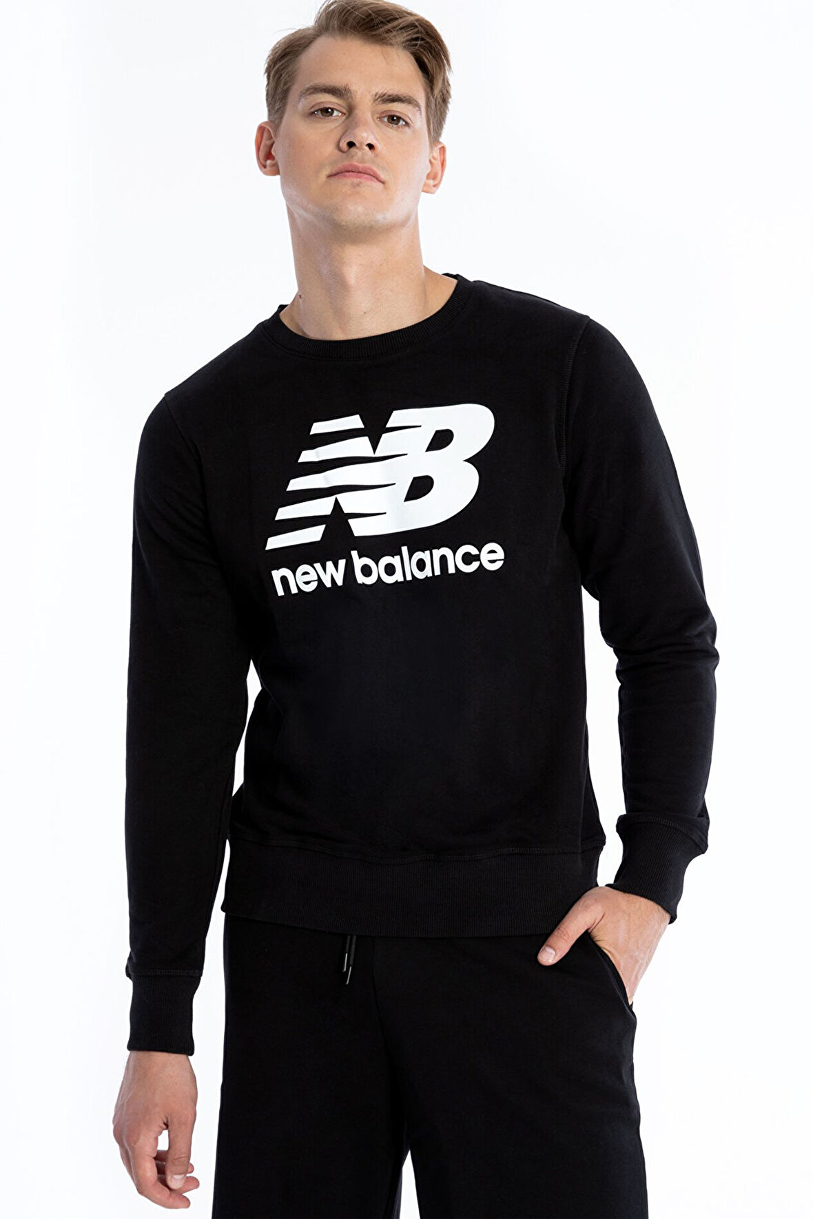 New Balance Lifestyle Erkek Sweatshirt MNC1105-BK