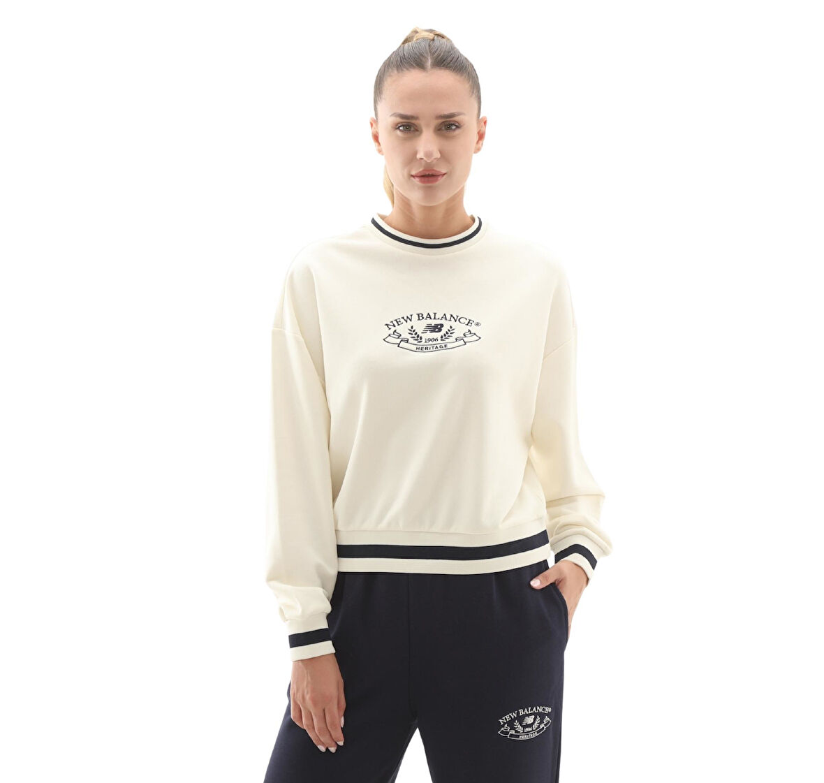 WNC3501-SST New Balance Wnc3501 Kadın Sweatshirt Beyaz