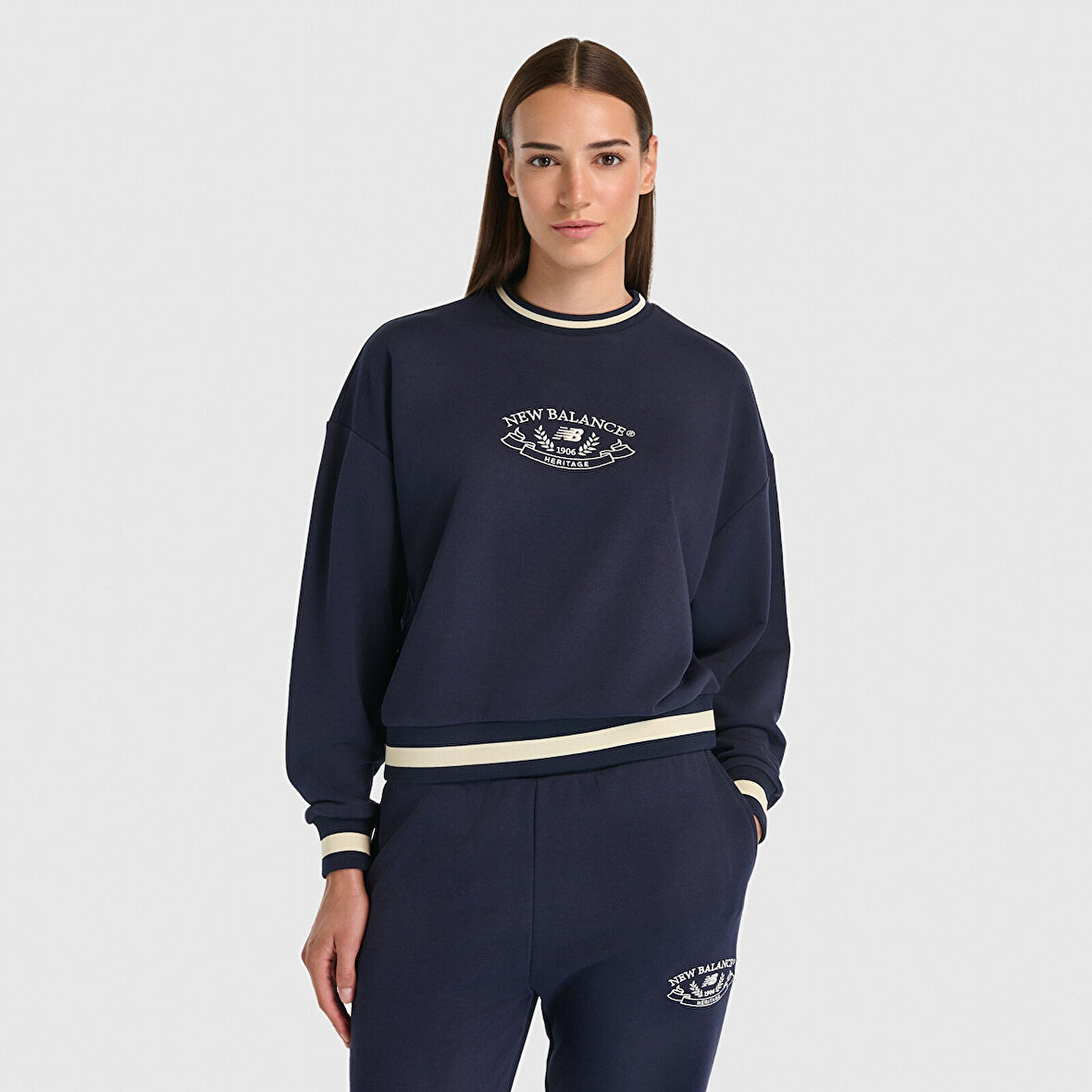 NB Lifestyle Women Sweatshirt Kadın Lacivert Sweatshirt - WNC3501