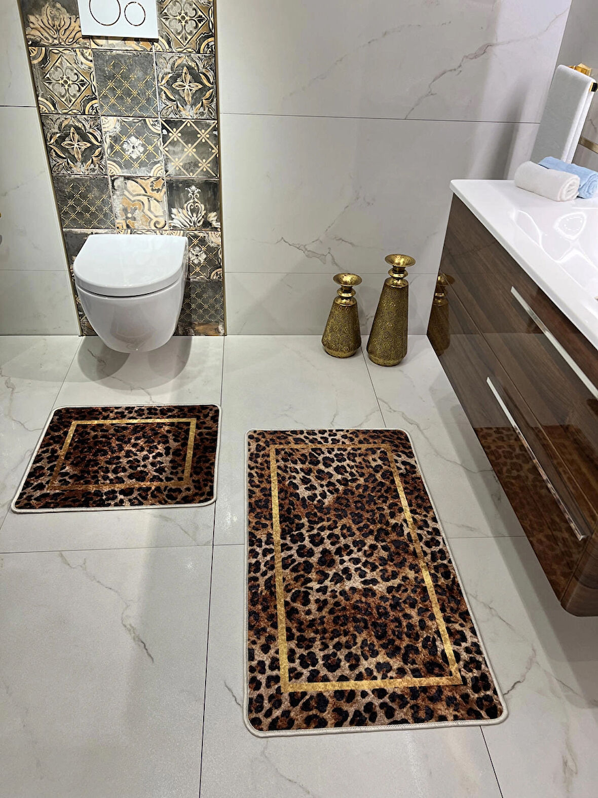 Leopar Desenli 2'li Kaymaz Taban Banyo Paspas Takımı (60x100 - 60x50)
