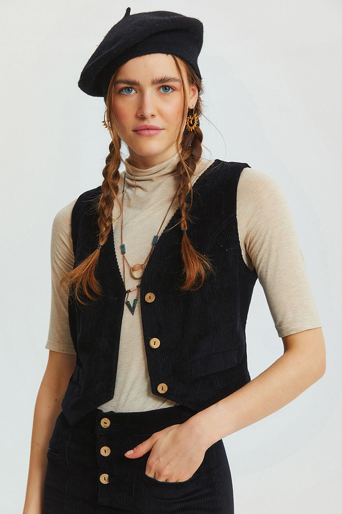 Bohem Tarz V Yaka Klasik Kesim Kadın Yelek Siyah | M