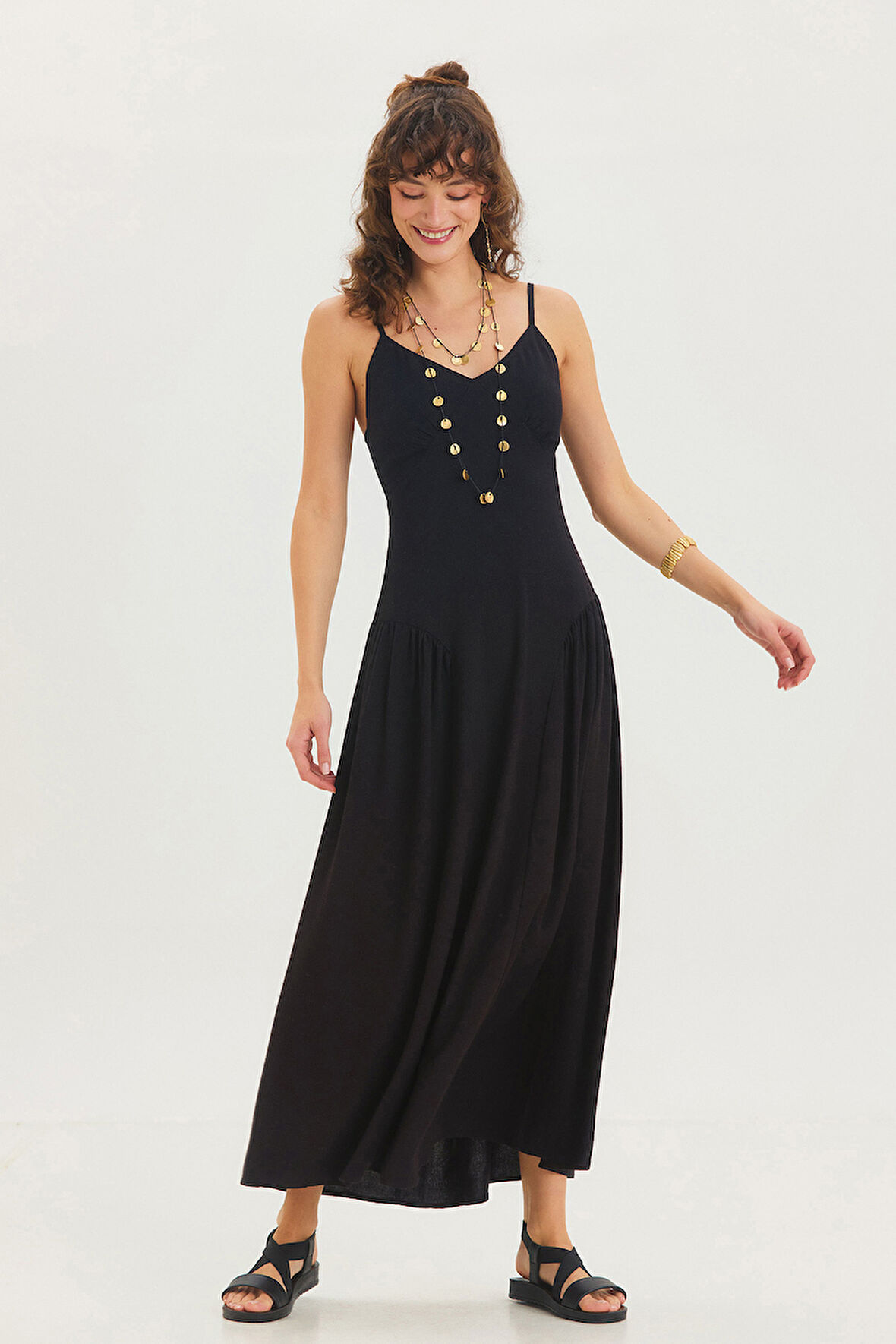 Askılı V Yaka Kloş Uzun Bohem Elbise Siyah | L