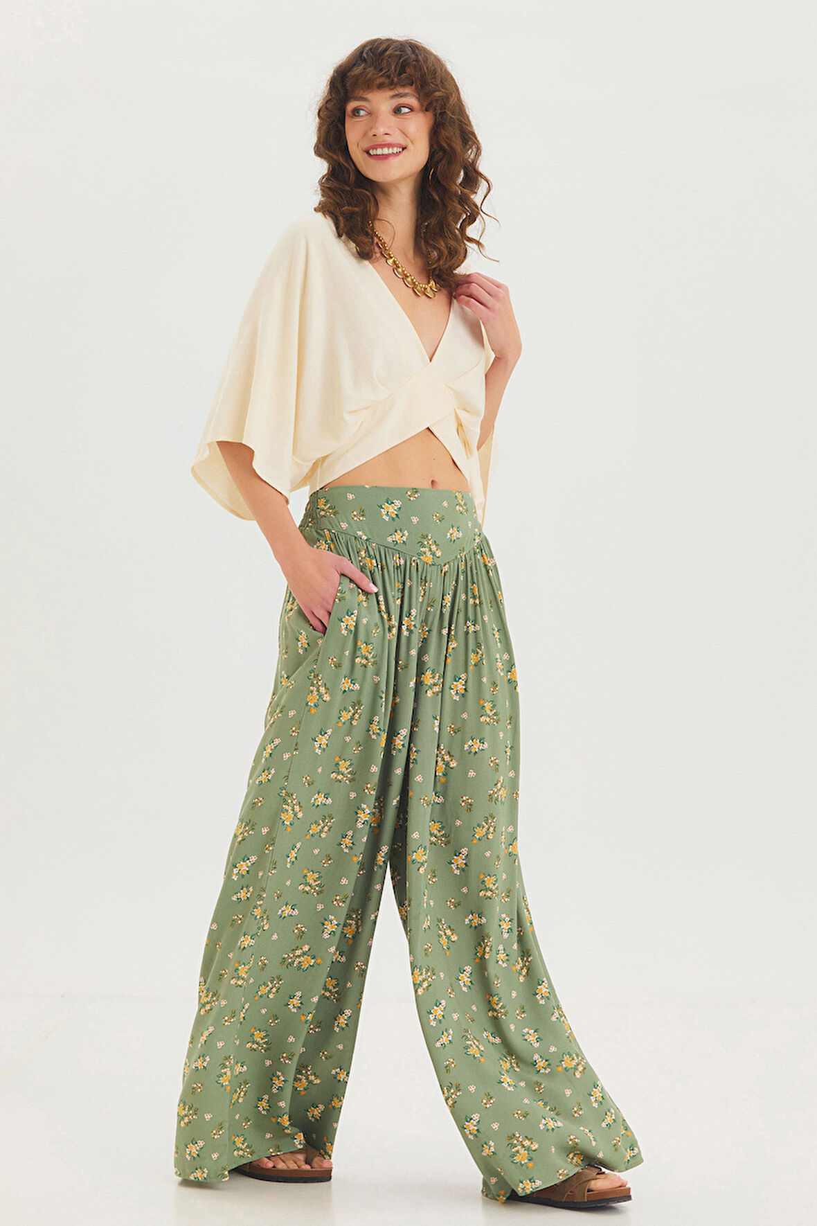 Desenli Beli Gipeli Salaş Etekli Pantolon Yeşil | S/M