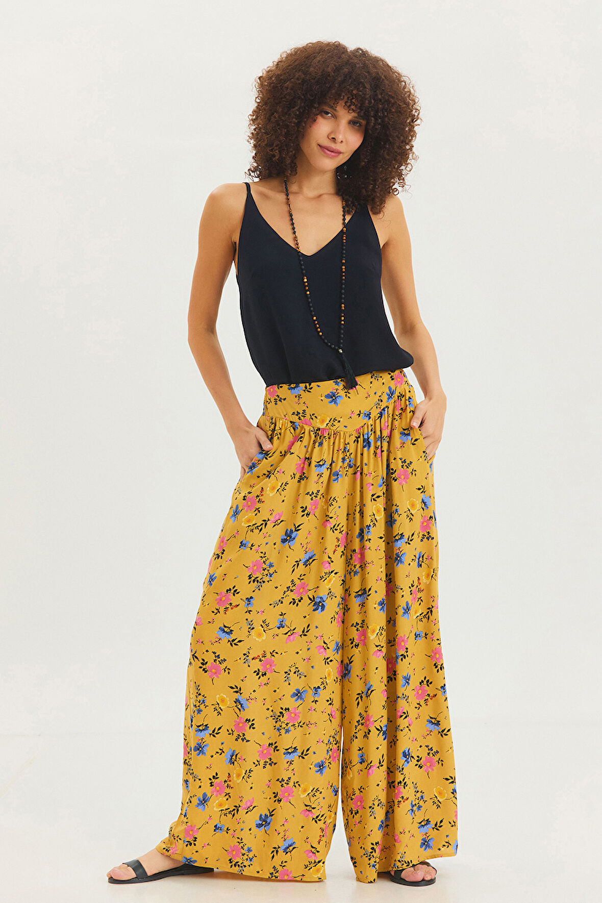 Desenli Beli Gipeli Salaş Etekli Pantolon Sarı | M/L
