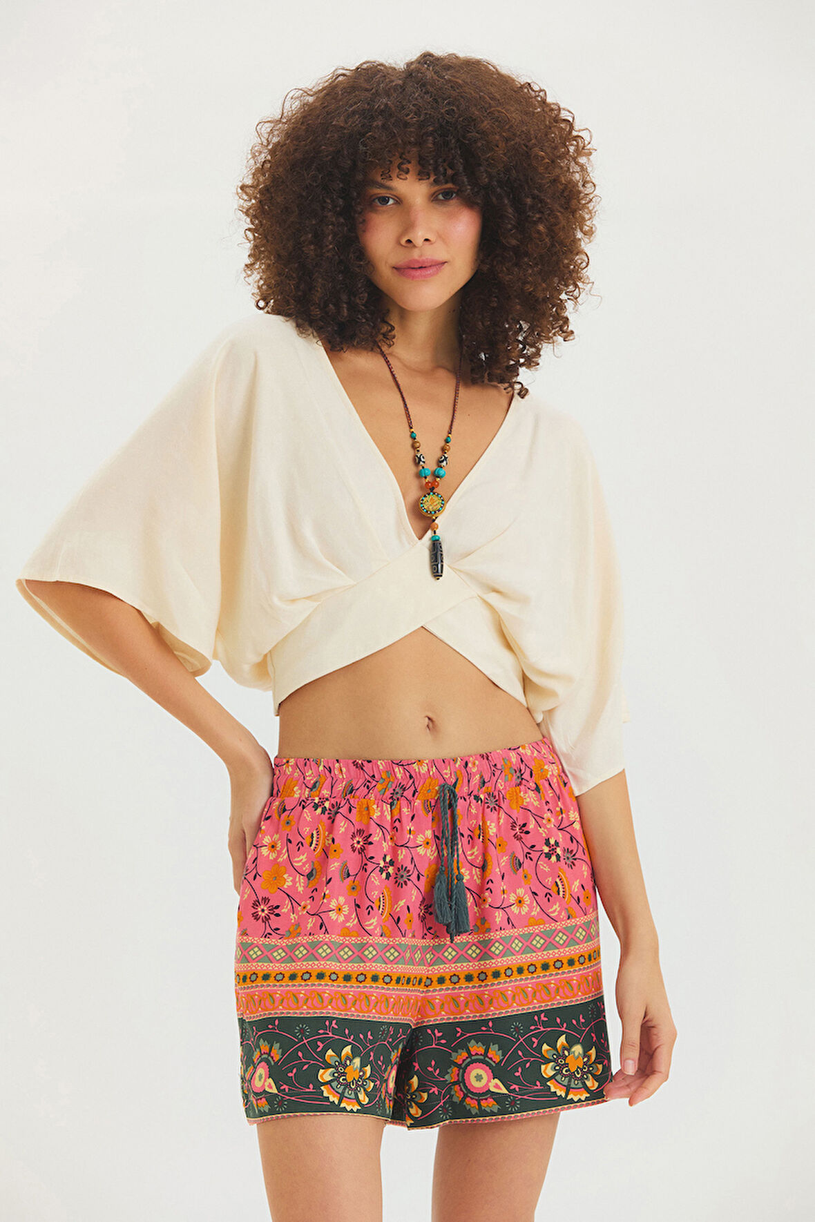 Beli Lastikli Desenli Yazlık Mini Şort Pembe | M