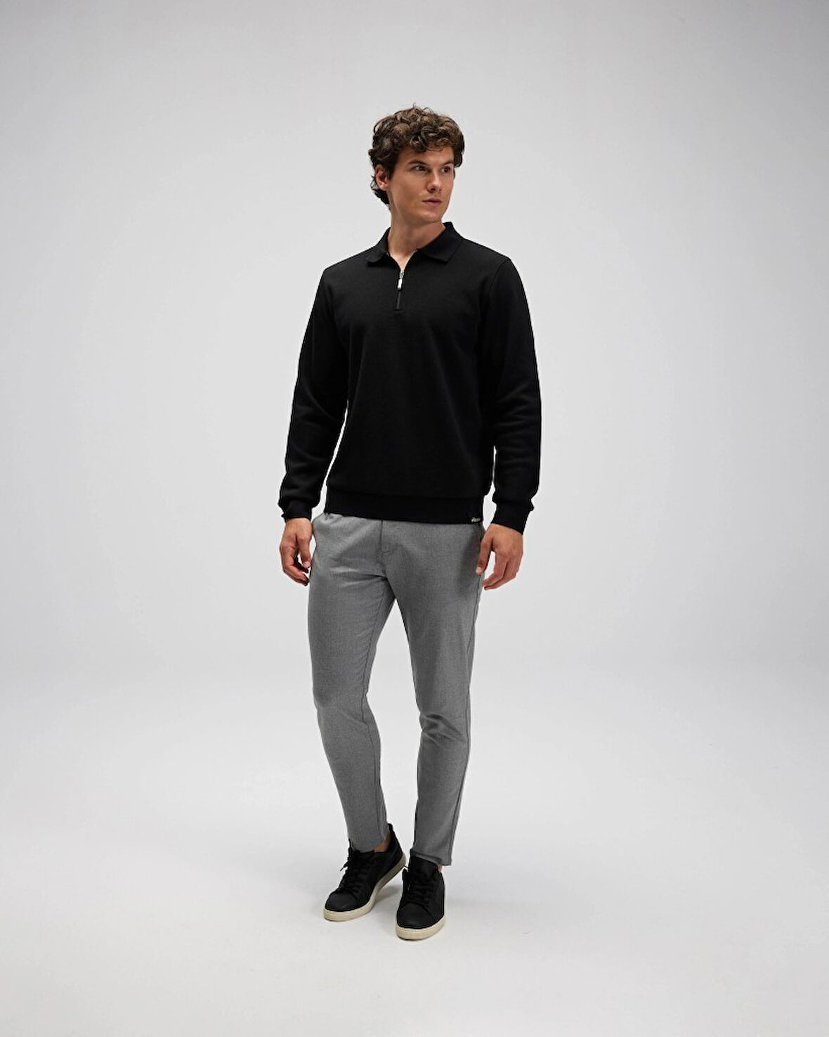 ELLESSE EM602-BK Erkek Siyah Yarım Fermuarlı Polo Sweat