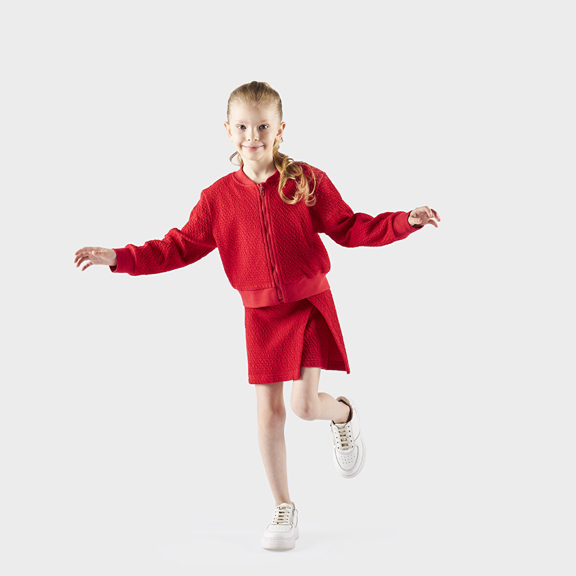 Kız Çocuk Dokulu Fermuarlı Sweatshirt Kırmızı