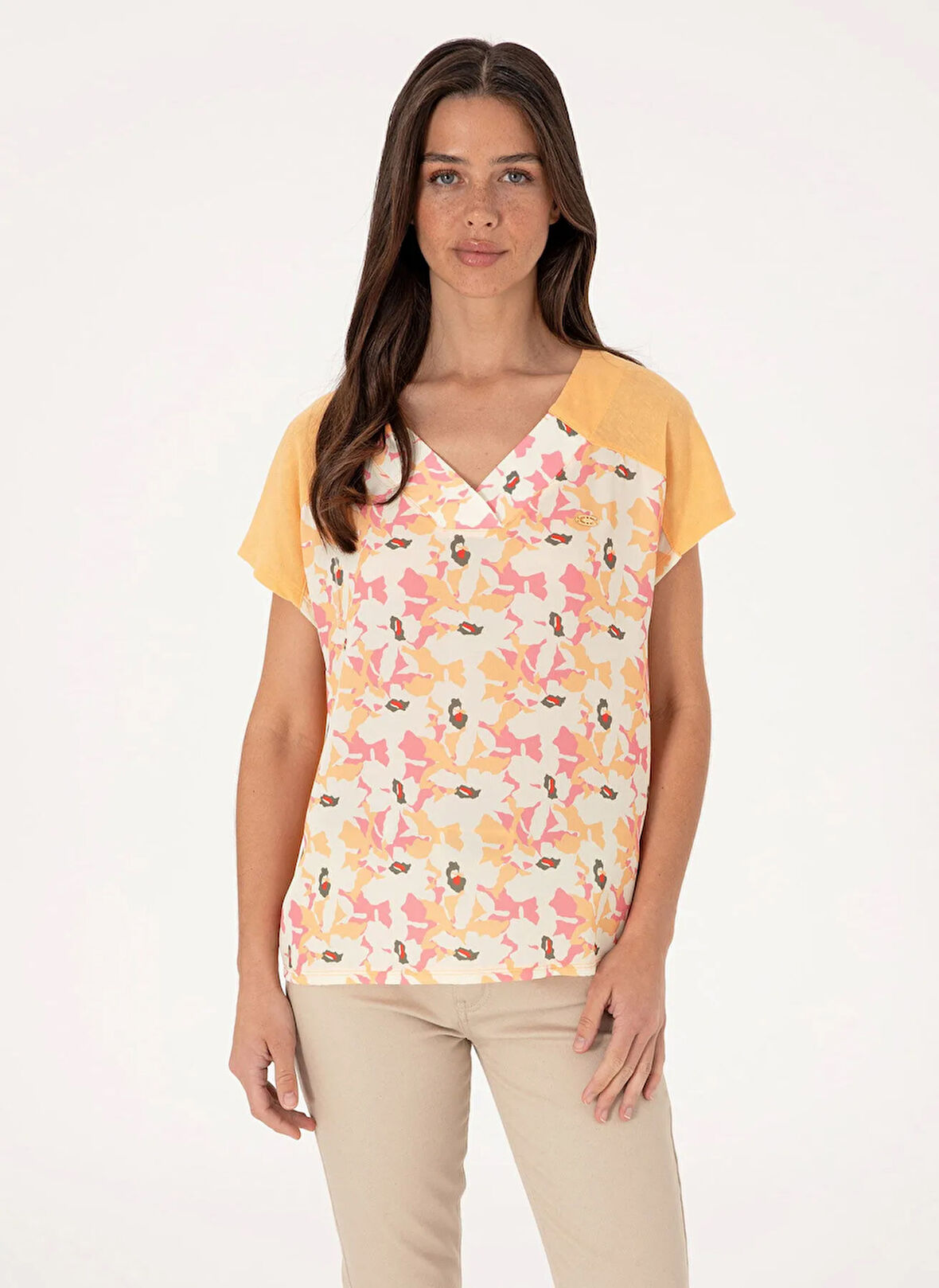 U.S. Polo Assn. V Yaka Açık Turuncu Kadın T-Shirt SEDOY