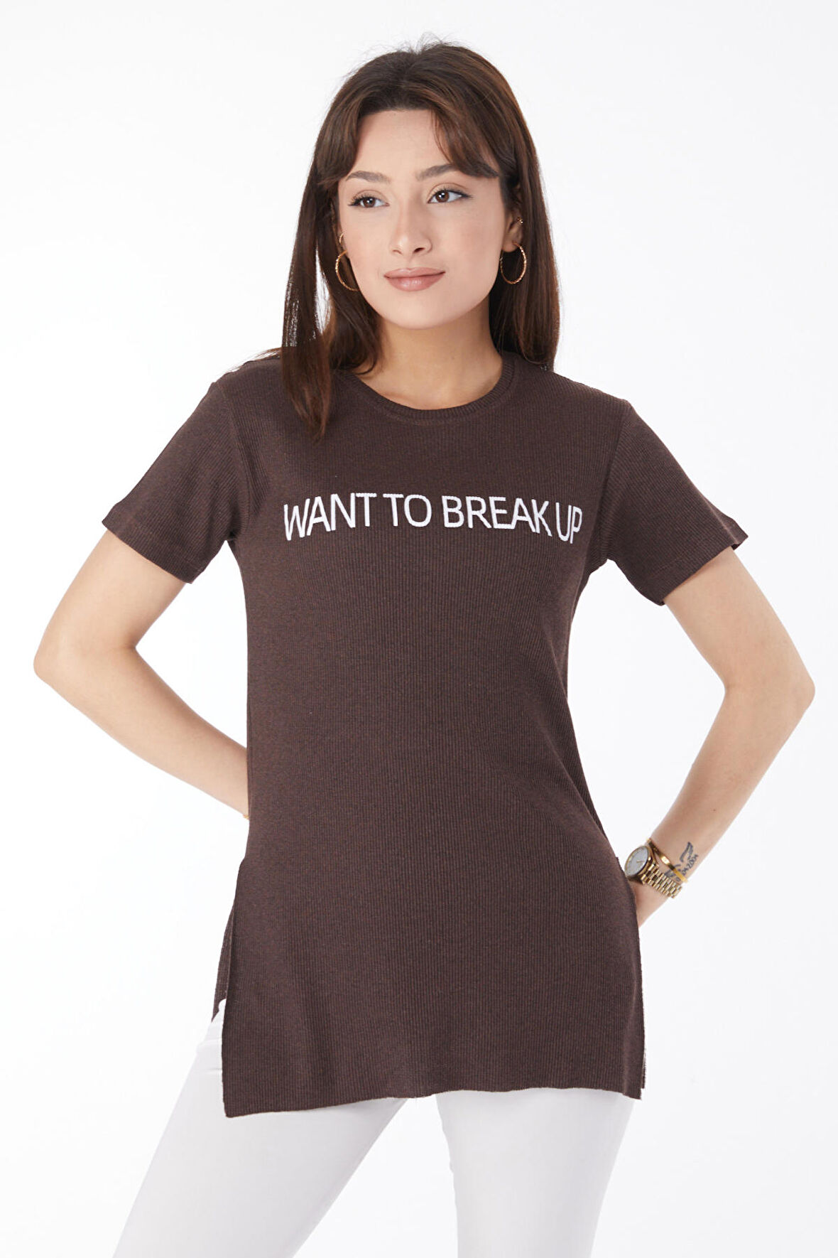 Düz Bisiklet Yaka Kadın Kahverengi Baskılı Yırtmaçlı T-shirt - 24791
