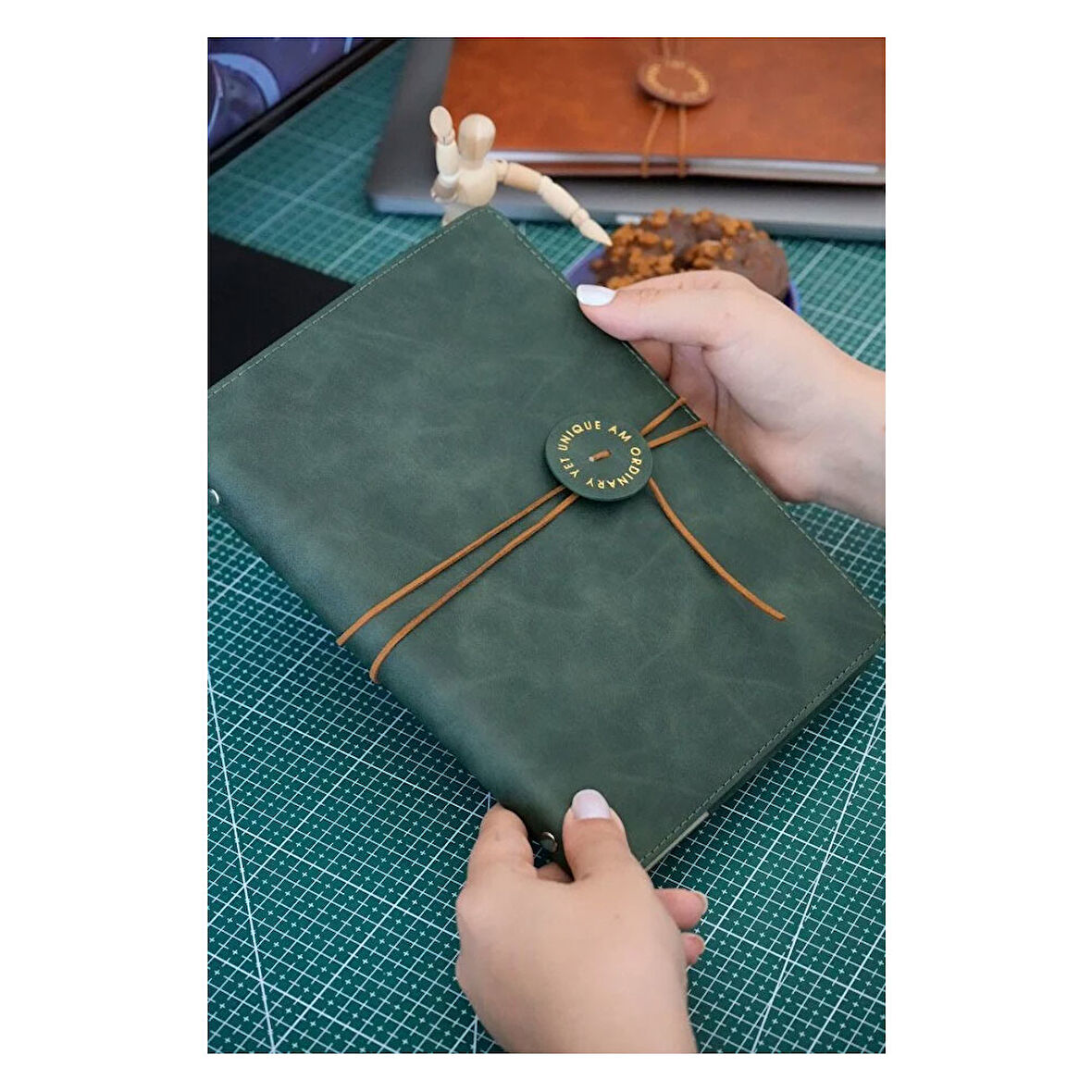 Victoria's Journals Mekanizmalı Vegan Kapak A5 Çizgili Defter 125-2135