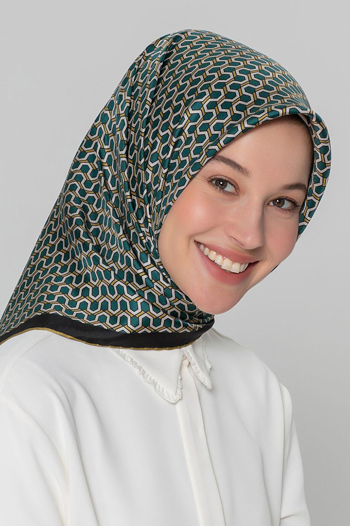 ARMİNE 90X90  İPEK EŞARP 8401D (SURA) (NOSTALJİ)